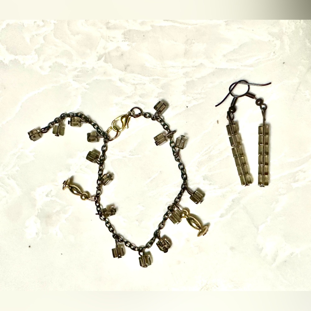 Elegant Gold-Tone Bracelet and Earring Set